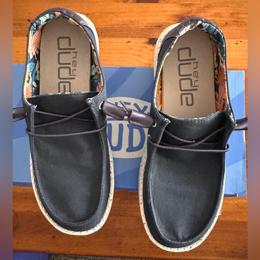 hey dude slip on shoes